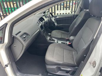Volkswagen Golf SE TDI BLUEMOTION TECHNOLOGY DSG