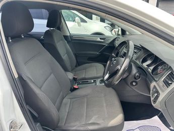 Volkswagen Golf SE TDI BLUEMOTION TECHNOLOGY DSG