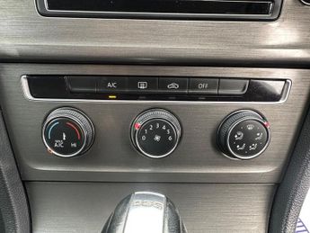 Volkswagen Golf SE TDI BLUEMOTION TECHNOLOGY DSG