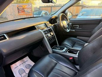 Land Rover Discovery Sport 2.0 TD4 HSE Black Auto 4WD Euro 6 (s/s) 5dr