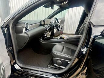 Mercedes GLA Class CLA 180 AMG LINE PREMIUM