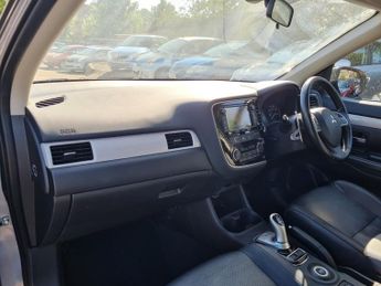 Mitsubishi Outlander PHEV GX 4H