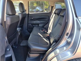 Mitsubishi Outlander PHEV GX 4H