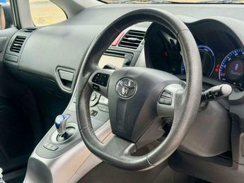 Toyota Auris 1.8 Auris Hybrid T Spirit CVT 5dr