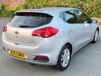 Kia Ceed 1.6 GDi 3 DCT Euro 5 5dr