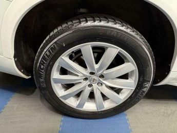 Volvo XC90 2.0 XC90 Momentum D5 AWD Auto 4WD 5dr
