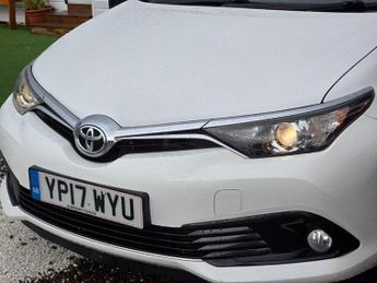 Toyota Auris 1.2 VVT-i Business Edition Euro 6 (s/s) 5dr (Safety Sense)