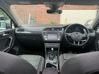Volkswagen Tiguan 2.0 TDI BlueMotion Tech SEL DSG 4Motion Euro 6 (s/s) 5dr