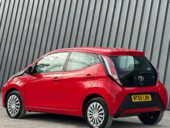 Toyota AYGO 1.0 VVT-i x-play x-shift Euro 5 5dr Euro 5