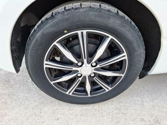 Toyota Yaris 1.5 VVT-h Design