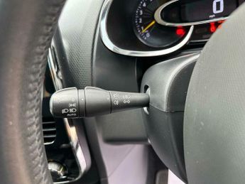 Renault Clio 1.2 16V Dynamique MediaNav Euro 5 5dr
