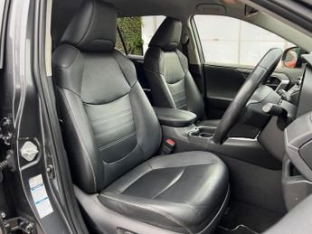 Toyota RAV4 2.5 VVT-h Excel SUV 5dr Petrol Hybrid CVT 4WD Euro 6 (s/s) (222 