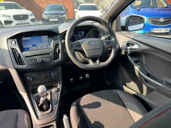 Ford Focus 1.0T EcoBoost ST-Line Euro 6 (s/s) 5dr