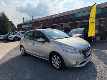 Peugeot 208 ACTIVE £20 TAX PER YEAR IDEAL FIRST CAR LOW INSURANcE, A/C, SURR