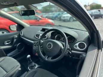 Renault Clio 1.2 Dynamique Sport Tourer 5dr