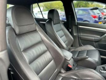 Volkswagen Golf R32 3.2 V6 R32 DSG 4Motion 5dr