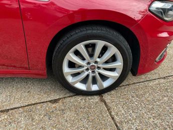 Fiat Tipo 1.4 MPI Lounge Euro 6 5dr