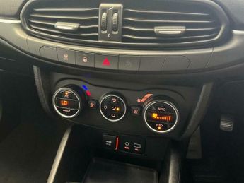 Fiat Tipo 1.4 MPI Lounge Euro 6 5dr