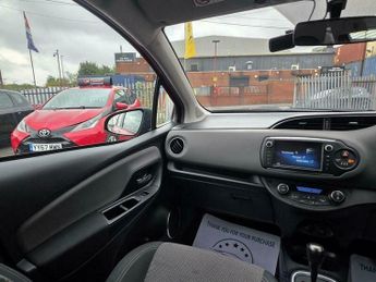 Toyota Yaris 1.5 VVT-h Icon E-CVT Euro 6 5dr