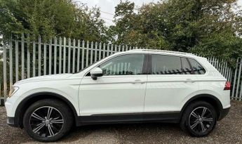 Volkswagen Tiguan 2.0 TDI BlueMotion Tech SE Navigation DSG 4Motion Euro 6 (s/s) 5