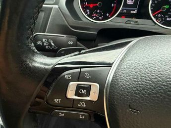 Volkswagen Tiguan 2.0 TDI BlueMotion Tech SE Navigation DSG 4Motion Euro 6 (s/s) 5