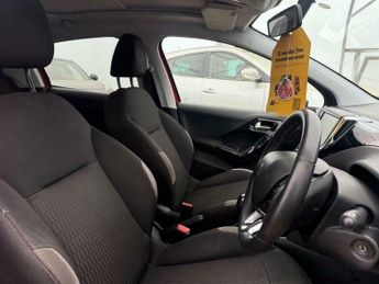 Peugeot 208 1.2 VTi Style Euro 5 5dr