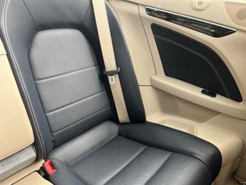 Mercedes E Class E350 BLUETEC AMG LINE PREMIUM
