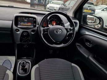 Toyota AYGO 1.0 VVT-i x-play x-shift Euro 6 5dr