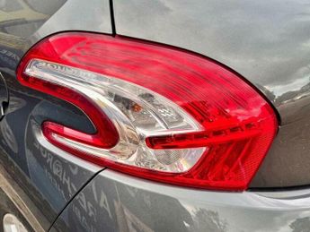 Peugeot 208 1.2 VTi PureTech Style Euro 5 5dr