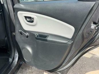 Toyota Yaris 1.33 Dual VVT-i Icon Multidrive S Euro 5 5dr Euro 5
