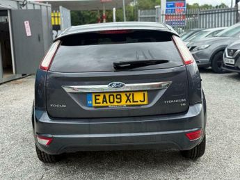 Ford Focus 1.6 Titanium 5dr