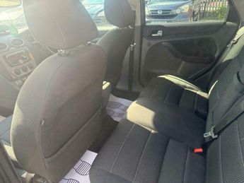 Ford Focus 1.6 Titanium 5dr