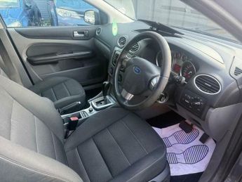 Ford Focus 1.6 Titanium 5dr