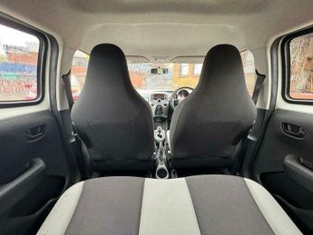 Toyota AYGO 1.0 VVT-i x-play x-shift Euro 5 5dr Euro 5