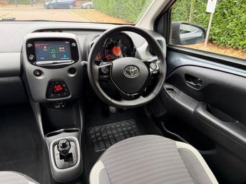 Toyota AYGO VVT-I X-TREND X-SHIFT