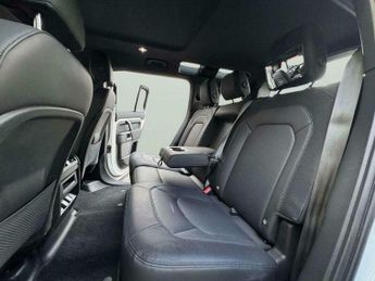 Land Rover Defender 3.0 D300 MHEV X-Dynamic S Auto 4WD Euro 6 (s/s) 5dr