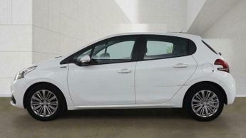 Peugeot 208 1.2 PureTech Signature Euro 6 (s/s) 5dr