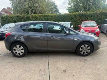 Vauxhall Astra 1.7 CDTi ecoFLEX 99g Exclusiv Hatchback 5dr Diesel Manual Euro 5