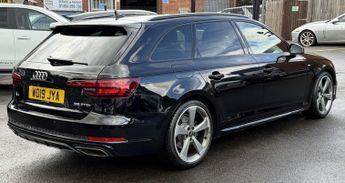 Audi A4 Avant 2.0 TFSI 35 Black Edition Estate 5dr Petrol S Tronic Euro 6 (s/s