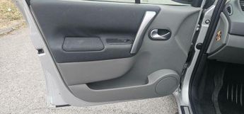 Renault Scenic 1.6 VVT Dynamique 5dr