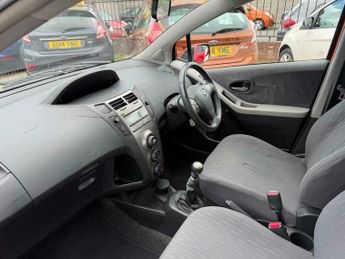 Toyota Yaris 1.33 Dual VVT-i TR Euro 4 (s/s) 5dr