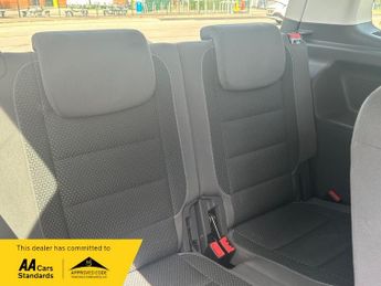 Volkswagen Touran 1.6 TDI BlueMotion Tech SE MPV 5dr Diesel DSG Euro 5 (s/s) (105 