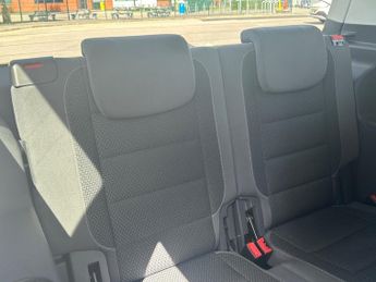Volkswagen Touran 1.6 TDI BlueMotion Tech SE MPV 5dr Diesel DSG Euro 5 (s/s) (105 