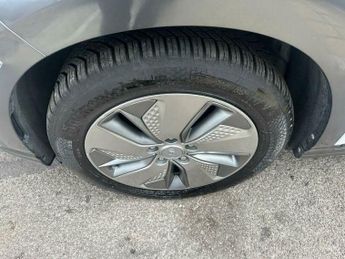 Hyundai KONA 64kWh Premium SE Auto 5dr (7kW Charger)