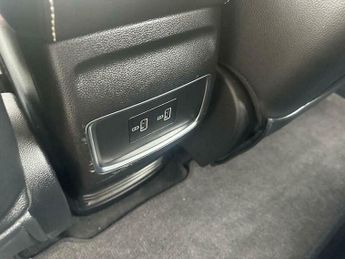 MG MG5 61.1kWh Exclusive Long Range Auto 5dr