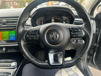 MG MG5 61.1kWh Exclusive Long Range Auto 5dr