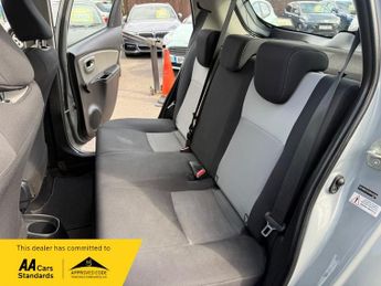 Toyota Yaris VVT-I ICON TECH
