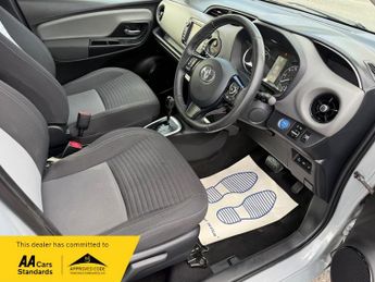 Toyota Yaris VVT-I ICON TECH
