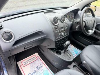Ford Fiesta 1.6 Ghia 5dr