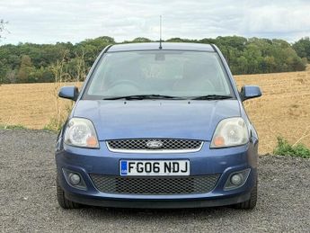 Ford Fiesta 1.6 Ghia 5dr